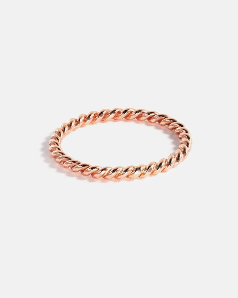 Twist Band in 14k Gold